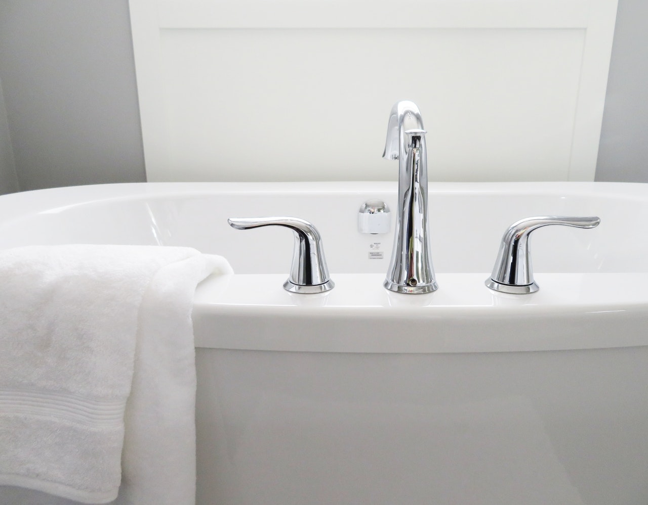 bath-bathroom-bathtub-534116